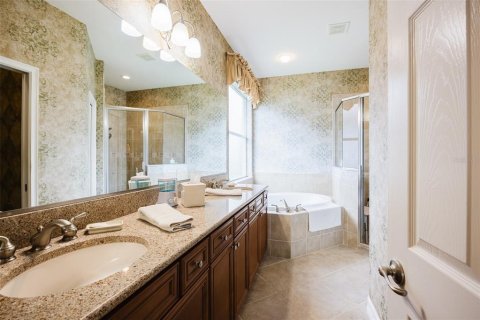 House in Punta Gorda, Florida 4 bedrooms, 240.62 sq.m. № 2230676 - photo 27