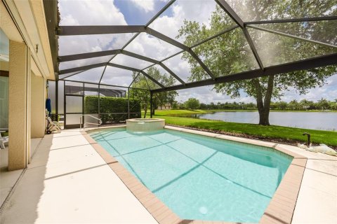 House in Punta Gorda, Florida 4 bedrooms, 240.62 sq.m. № 2230676 - photo 6