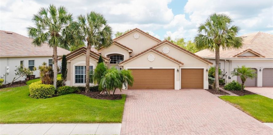 House in Punta Gorda, Florida 4 bedrooms, 240.62 sq.m. № 2230676