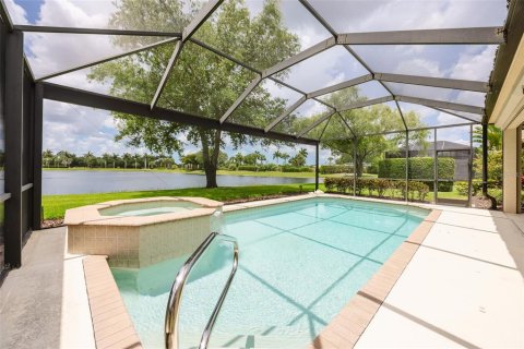 House in Punta Gorda, Florida 4 bedrooms, 240.62 sq.m. № 2230676 - photo 23