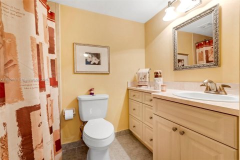 Condo in Miami, Florida, 2 bedrooms  № 1871782 - photo 10