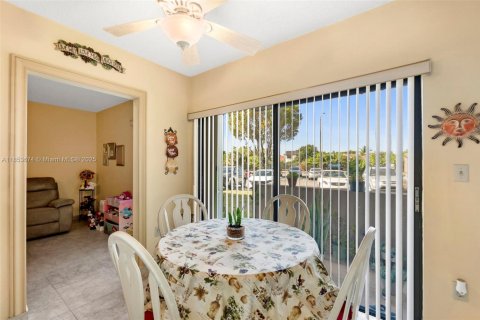 Condo in Miami, Florida, 2 bedrooms  № 1871782 - photo 14