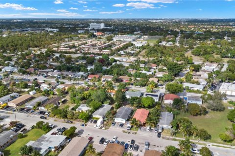 Villa ou maison à louer à Pompano Beach, Floride: 2 chambres, 145.86 m2 № 1998787 - photo 27