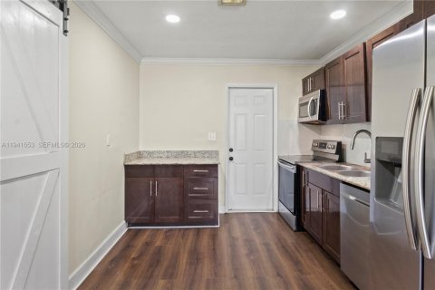 Villa ou maison à louer à Pompano Beach, Floride: 2 chambres, 145.86 m2 № 1998787 - photo 13