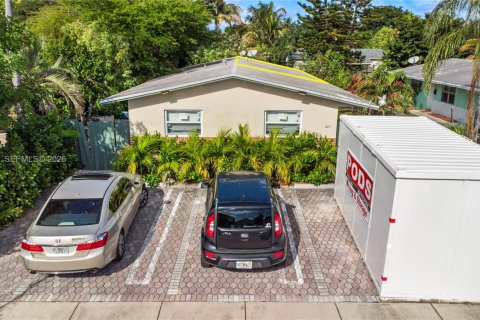 Villa ou maison à louer à Pompano Beach, Floride: 2 chambres, 145.86 m2 № 1998787 - photo 11