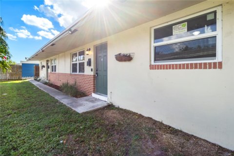 Villa ou maison à louer à Pompano Beach, Floride: 2 chambres, 145.86 m2 № 1998787 - photo 21