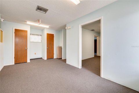 Propiedad comercial en venta en New Port Richey, Florida, 241.55 m2 № 1785935 - foto 8