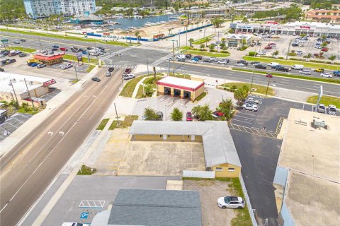 Propiedad comercial en venta en New Port Richey, Florida, 241.55 m2 № 1785935 - foto 1