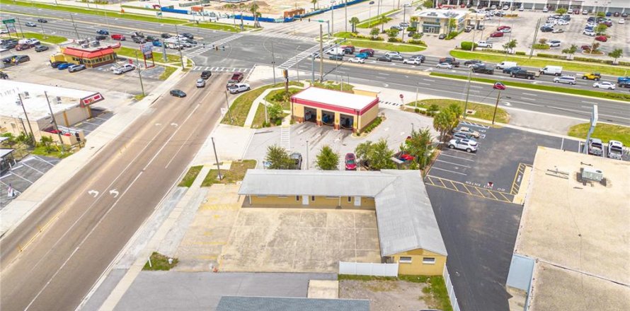 Propiedad comercial en New Port Richey, Florida 241.55 m2 № 1785935
