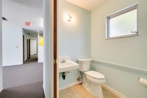 Propiedad comercial en venta en New Port Richey, Florida, 241.55 m2 № 1785935 - foto 10