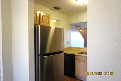 Townhouse in Brandon, Florida 2 bedrooms, 108.51 sq.m. № 2378367 - photo 9