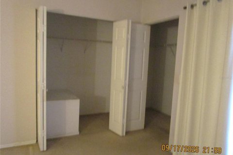 Townhouse in Brandon, Florida 2 bedrooms, 108.51 sq.m. № 2378367 - photo 19