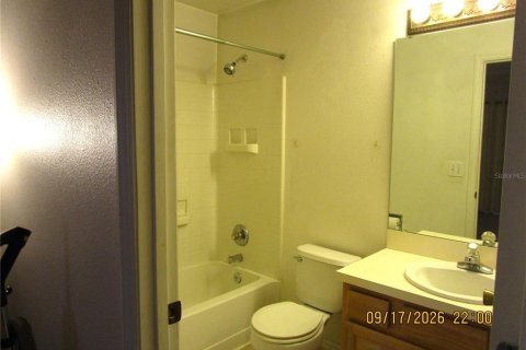 Townhouse in Brandon, Florida 2 bedrooms, 108.51 sq.m. № 2378367 - photo 21