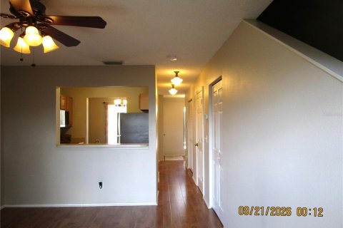 Townhouse in Brandon, Florida 2 bedrooms, 108.51 sq.m. № 2378367 - photo 12