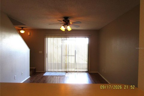 Townhouse in Brandon, Florida 2 bedrooms, 108.51 sq.m. № 2378367 - photo 11