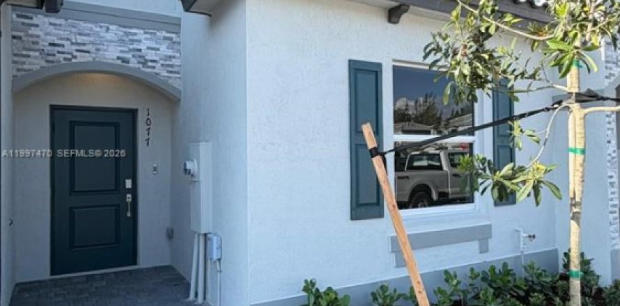 Touwnhouse à Florida City, Floride 3 chambres, 134.34 m2 № 2059525