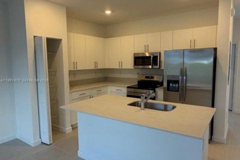 Touwnhouse à louer à Florida City, Floride: 3 chambres, 134.34 m2 № 2059525 - photo 7