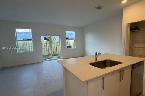 Touwnhouse à louer à Florida City, Floride: 3 chambres, 134.34 m2 № 2059525 - photo 8