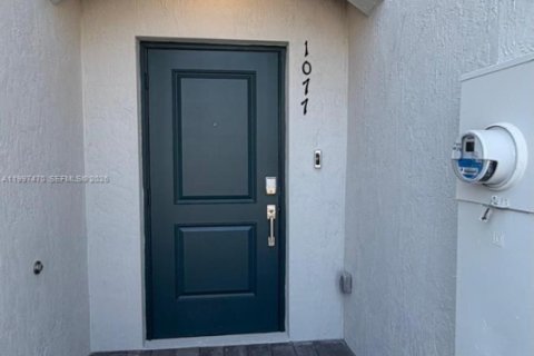 Touwnhouse à louer à Florida City, Floride: 3 chambres, 134.34 m2 № 2059525 - photo 2