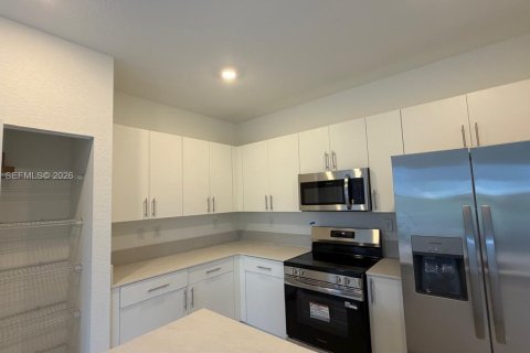 Touwnhouse à louer à Florida City, Floride: 3 chambres, 134.34 m2 № 2059525 - photo 3