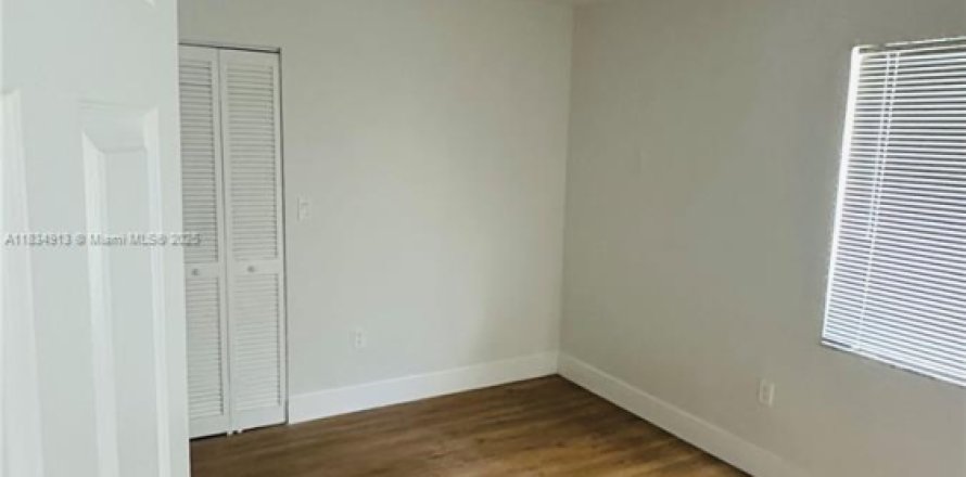 Villa ou maison à Miami, Floride 2 chambres, 74.32 m2 № 1817728