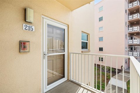 Copropriété à vendre à Gulfport, Floride: 2 chambres, 116.13 m2 № 1759959 - photo 3