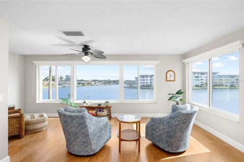 Copropriété à vendre à Gulfport, Floride: 2 chambres, 116.13 m2 № 1759959 - photo 11