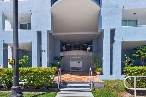 Copropriété à louer à Miami, Floride: 2 chambres, 73.3 m2 № 2323749 - photo 28