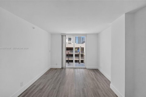 Copropriété à louer à Miami, Floride: 2 chambres, 73.3 m2 № 2323749 - photo 17