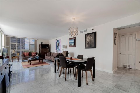 Condo in Aventura, Florida, 2 bedrooms  № 1465822 - photo 18