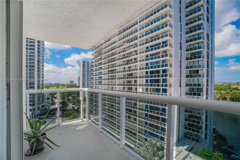 Condo in Aventura, Florida, 2 bedrooms  № 1465822 - photo 5