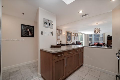 Condo in Aventura, Florida, 2 bedrooms  № 1465822 - photo 14