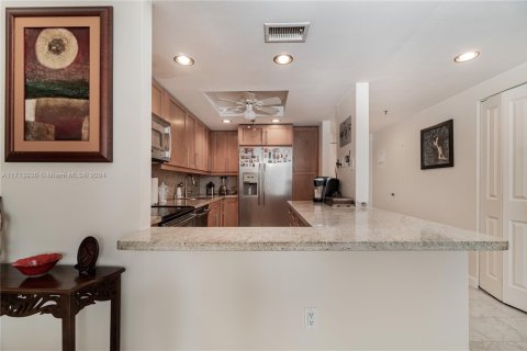 Condo in Aventura, Florida, 2 bedrooms  № 1465822 - photo 16