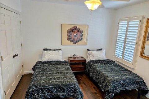House in North Redington Beach, Florida 3 bedrooms, 259.48 sq.m. № 1657676 - photo 10