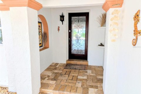 House in North Redington Beach, Florida 3 bedrooms, 259.48 sq.m. № 1657676 - photo 14