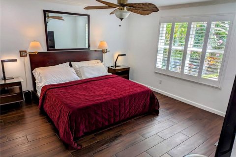 House in North Redington Beach, Florida 3 bedrooms, 259.48 sq.m. № 1657676 - photo 8