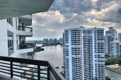 Copropriété à louer à Aventura, Floride: 2 chambres, 125.7 m2 № 2385036 - photo 2