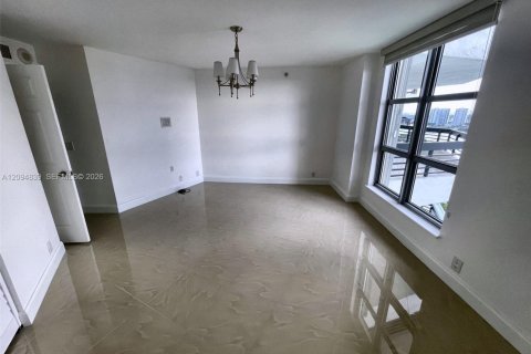Copropriété à louer à Aventura, Floride: 2 chambres, 125.7 m2 № 2385036 - photo 13