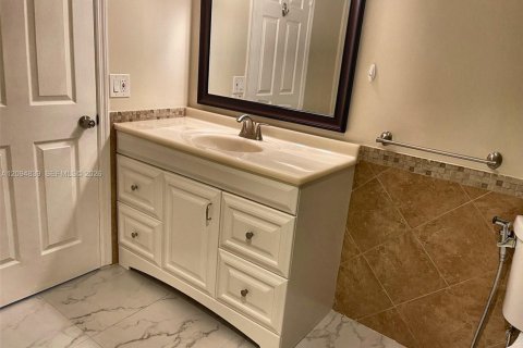Copropriété à louer à Aventura, Floride: 2 chambres, 125.7 m2 № 2385036 - photo 18