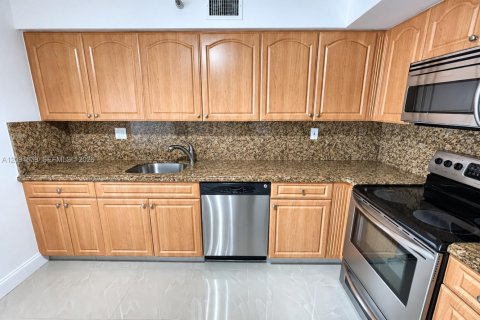 Copropriété à louer à Aventura, Floride: 2 chambres, 125.7 m2 № 2385036 - photo 11