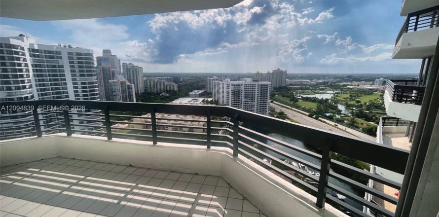 Condo à Aventura, Floride, 2 chambres № 2385036