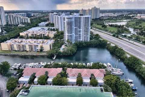 Copropriété à louer à Aventura, Floride: 2 chambres, 125.7 m2 № 2385036 - photo 21