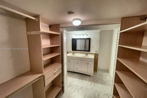 Copropriété à louer à Aventura, Floride: 2 chambres, 125.7 m2 № 2385036 - photo 15