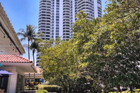 Copropriété à louer à Aventura, Floride: 2 chambres, 125.7 m2 № 2385036 - photo 23