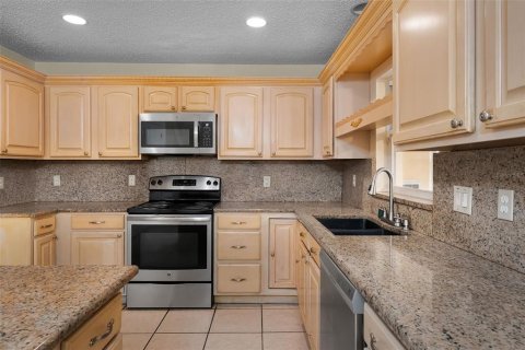 House in Orlando, Florida 3 bedrooms, 259.48 sq.m. № 2220076 - photo 15
