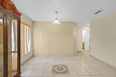 House in Orlando, Florida 3 bedrooms, 259.48 sq.m. № 2220076 - photo 6