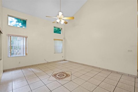 House in Orlando, Florida 3 bedrooms, 259.48 sq.m. № 2220076 - photo 11