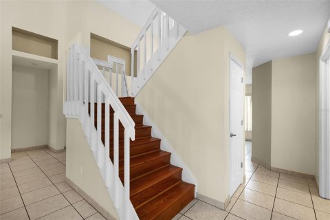House in Orlando, Florida 3 bedrooms, 259.48 sq.m. № 2220076 - photo 8