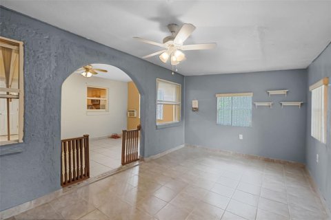 House in Orlando, Florida 3 bedrooms, 259.48 sq.m. № 2220076 - photo 20