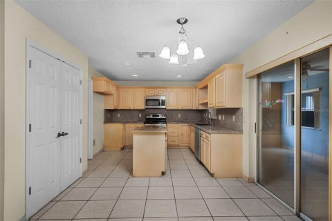 House in Orlando, Florida 3 bedrooms, 259.48 sq.m. № 2220076 - photo 12